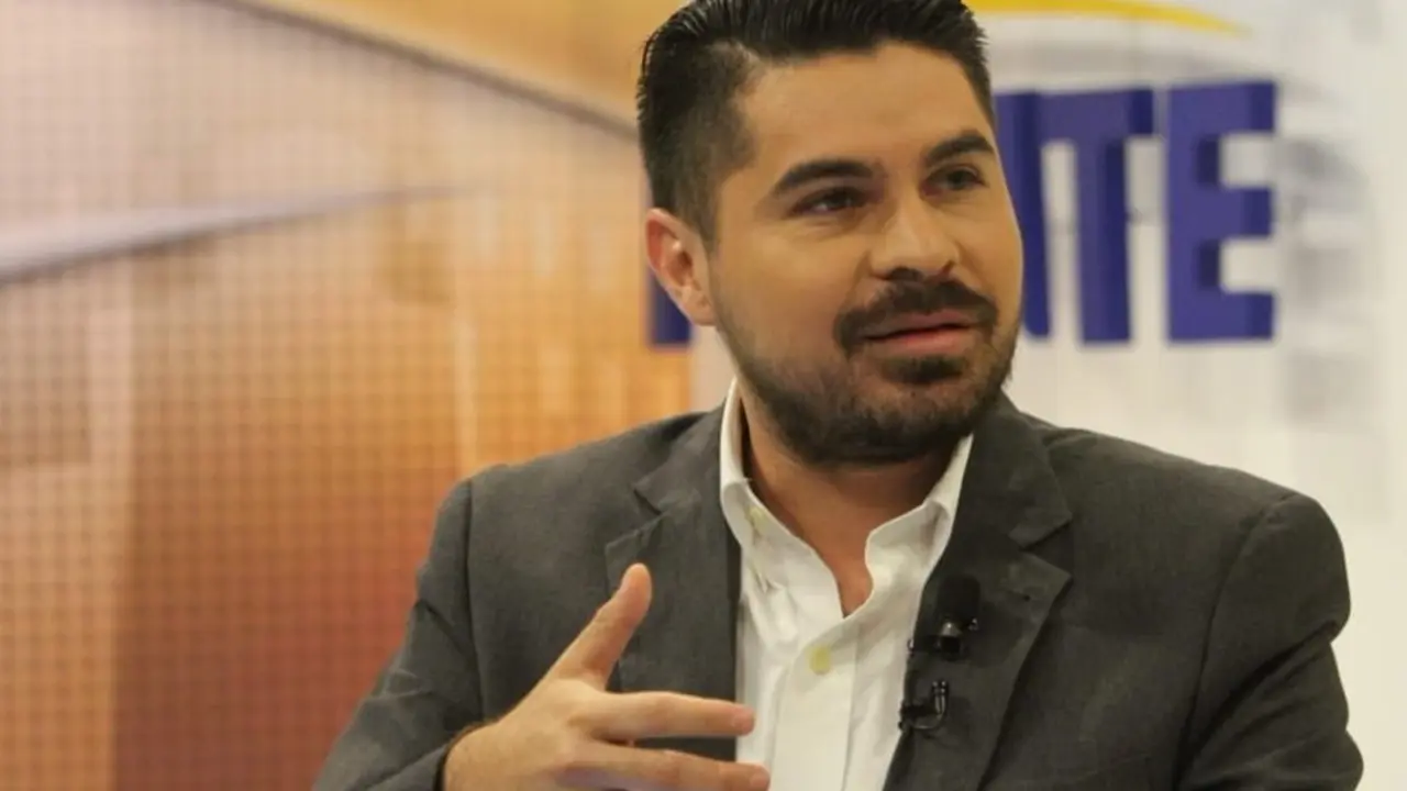 Carlos Mart&iacute;nez