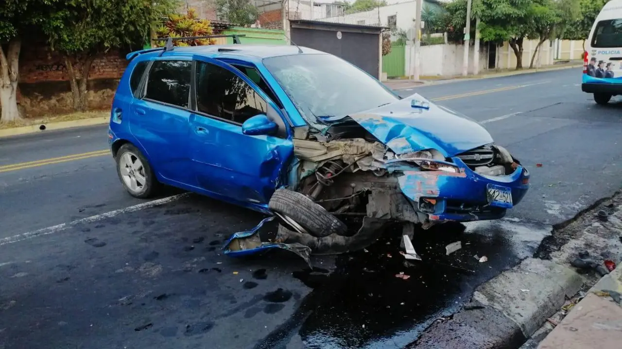Ebrio en la Juan Pablo II