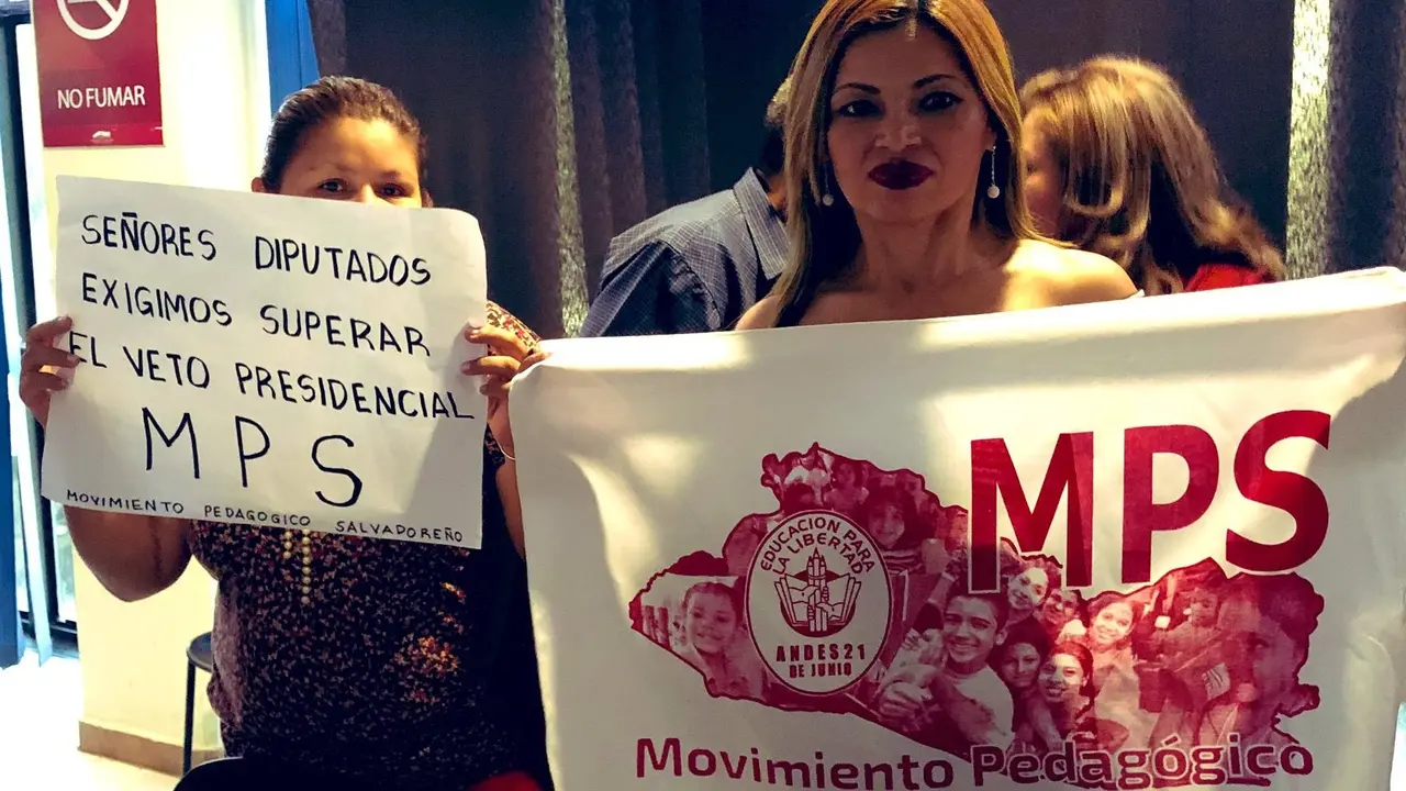 Maestros en la Asamblea