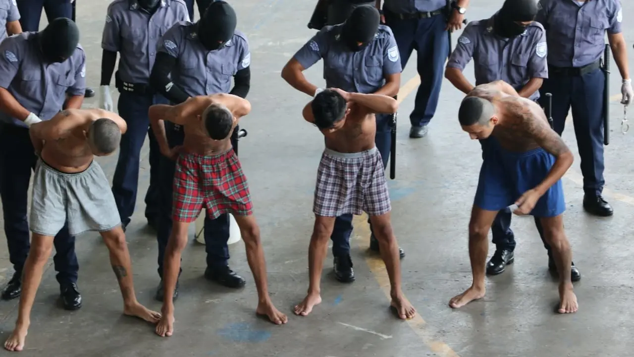 Pandilleros en Izalco