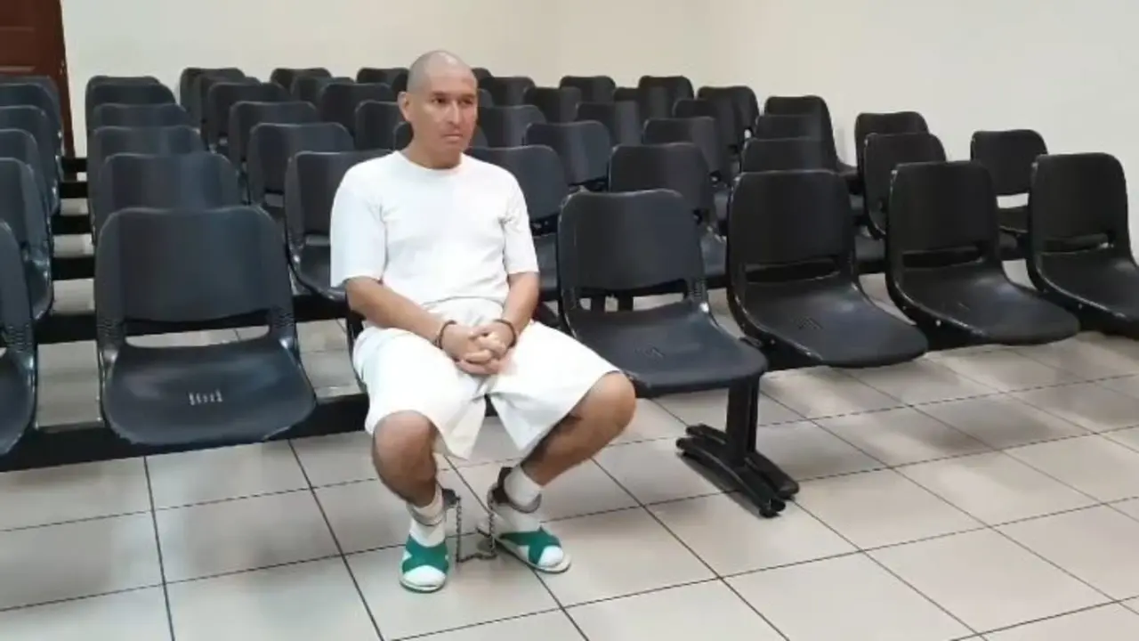 Mario Huezo Esposado