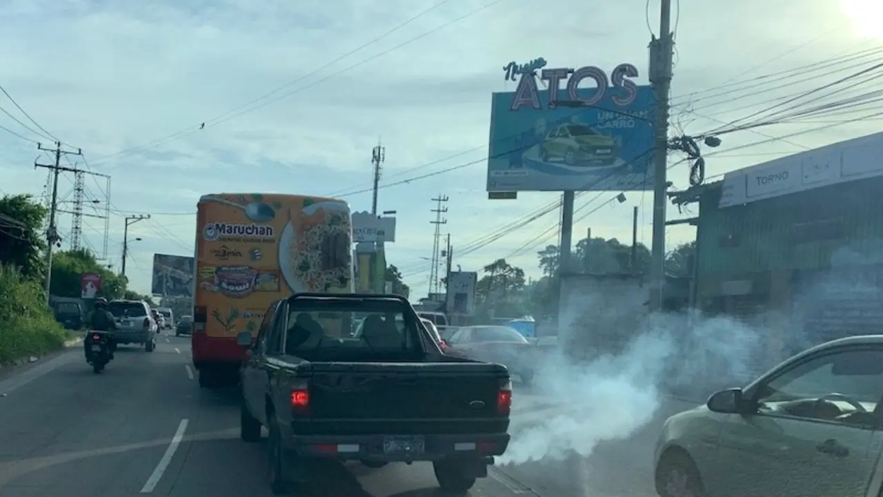 carro humo 1