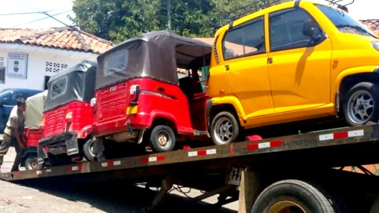 Mototaxis decomisadas en Anamoros 2