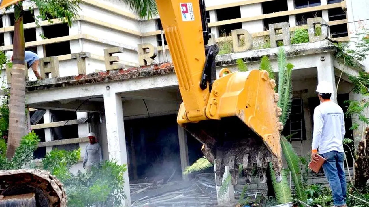 Demuelen antiguo hospital de Maternidad 1