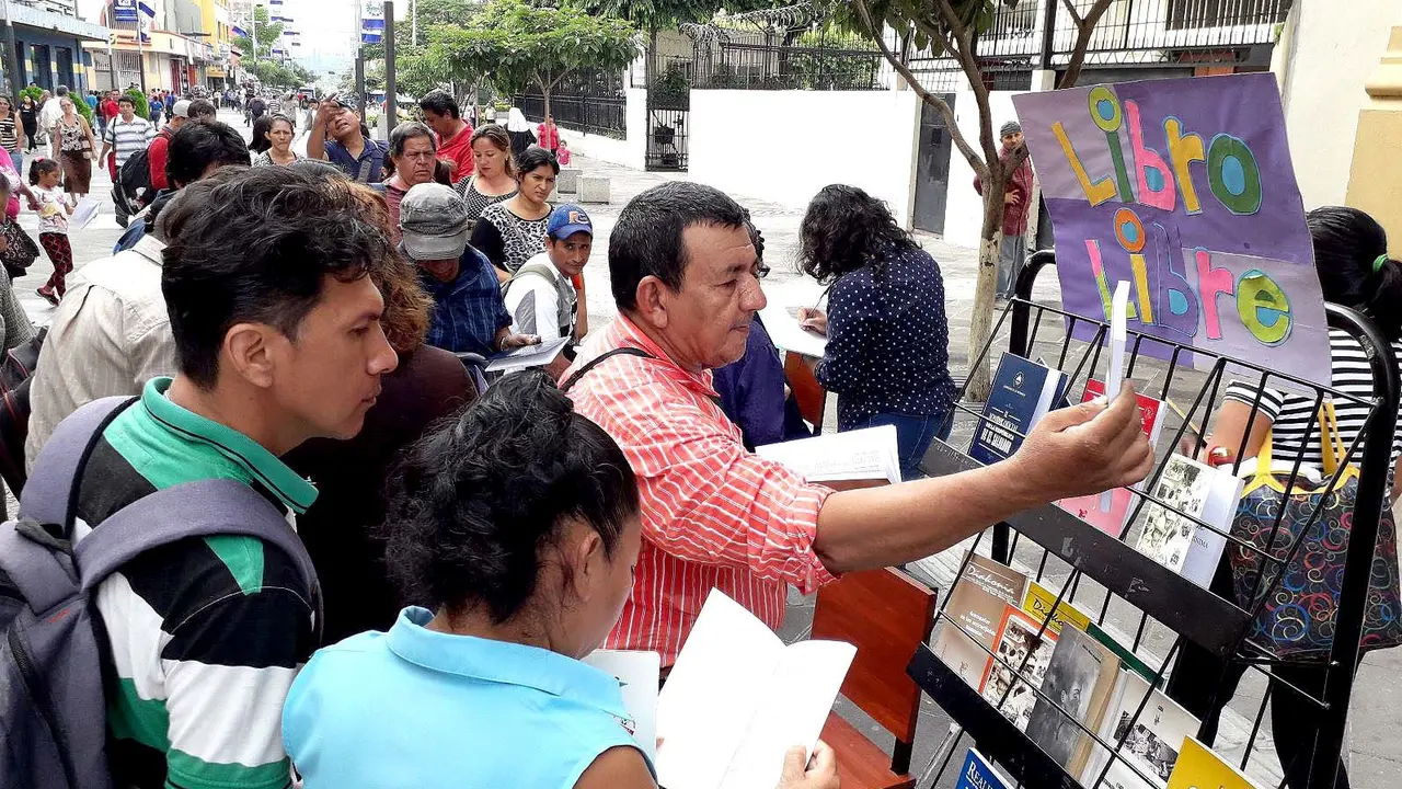 Biblioteca Nacional Regala Libros 9