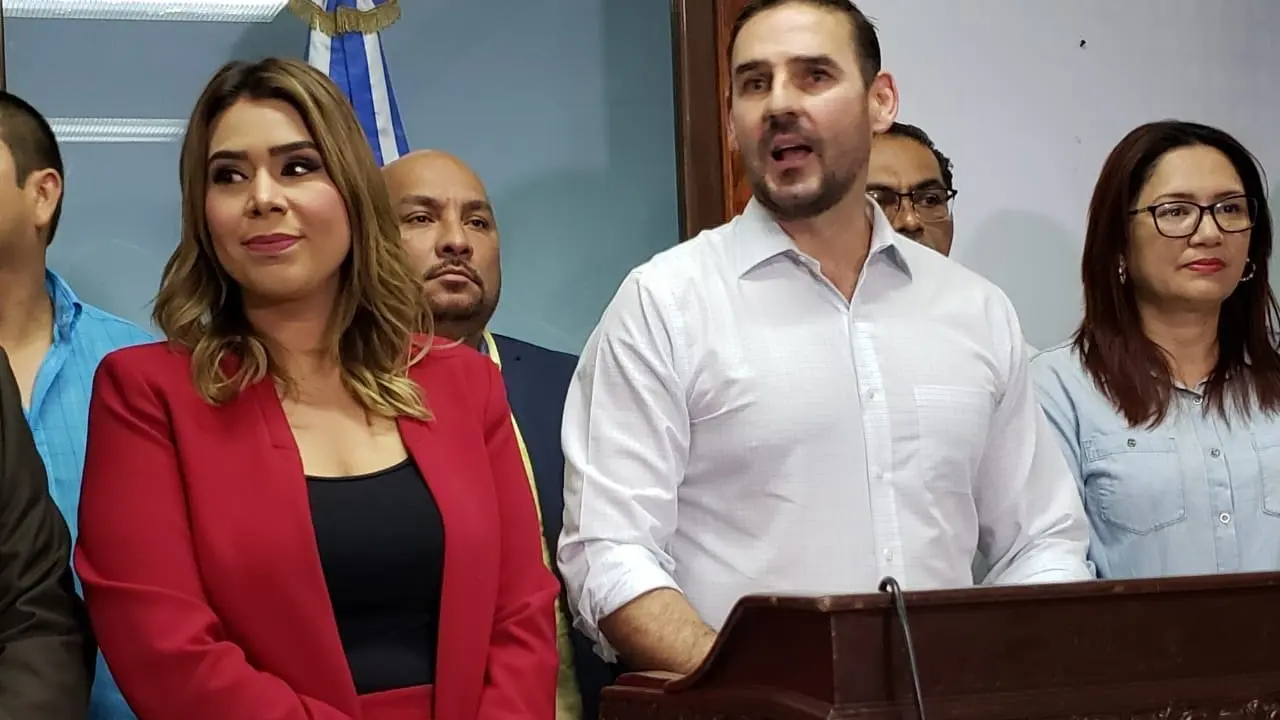 Villatoro y Muyshondt