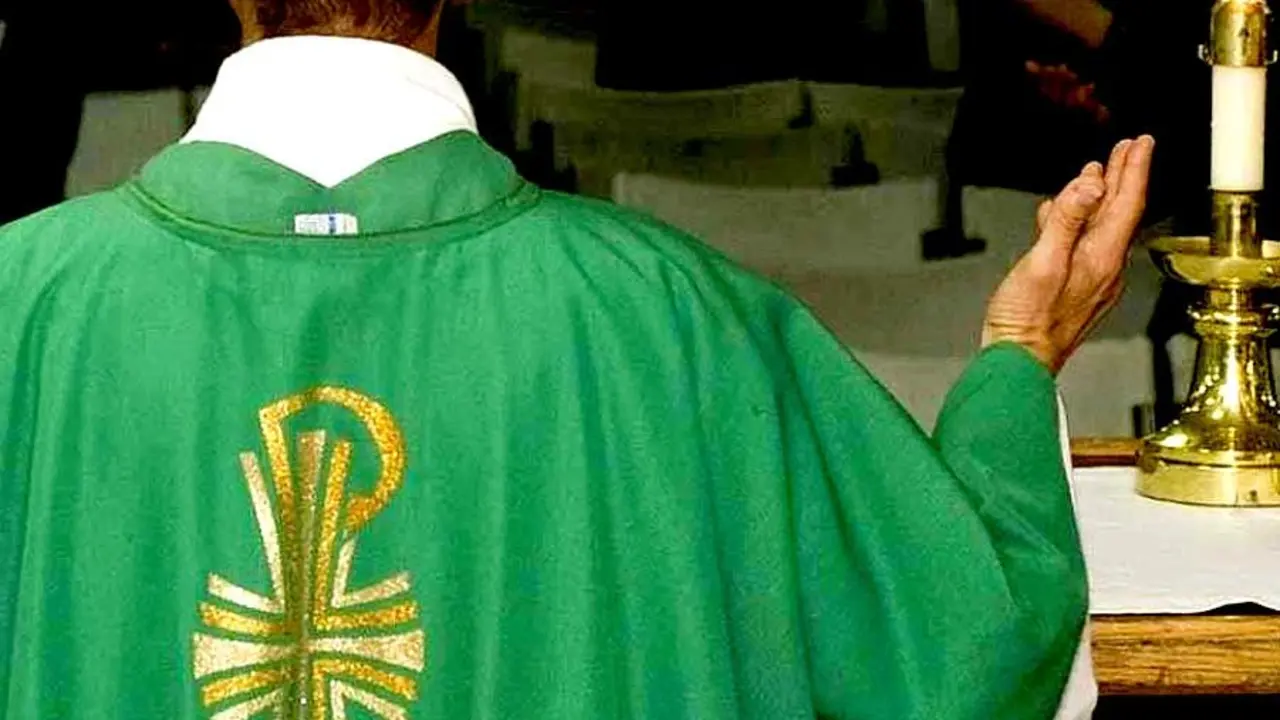 Sacerdote es acusado de abuso sexual en menores