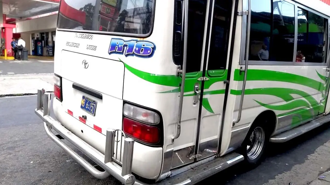 Microb&uacute;s de la ruta 16 donde ocurri&oacute; un asalto