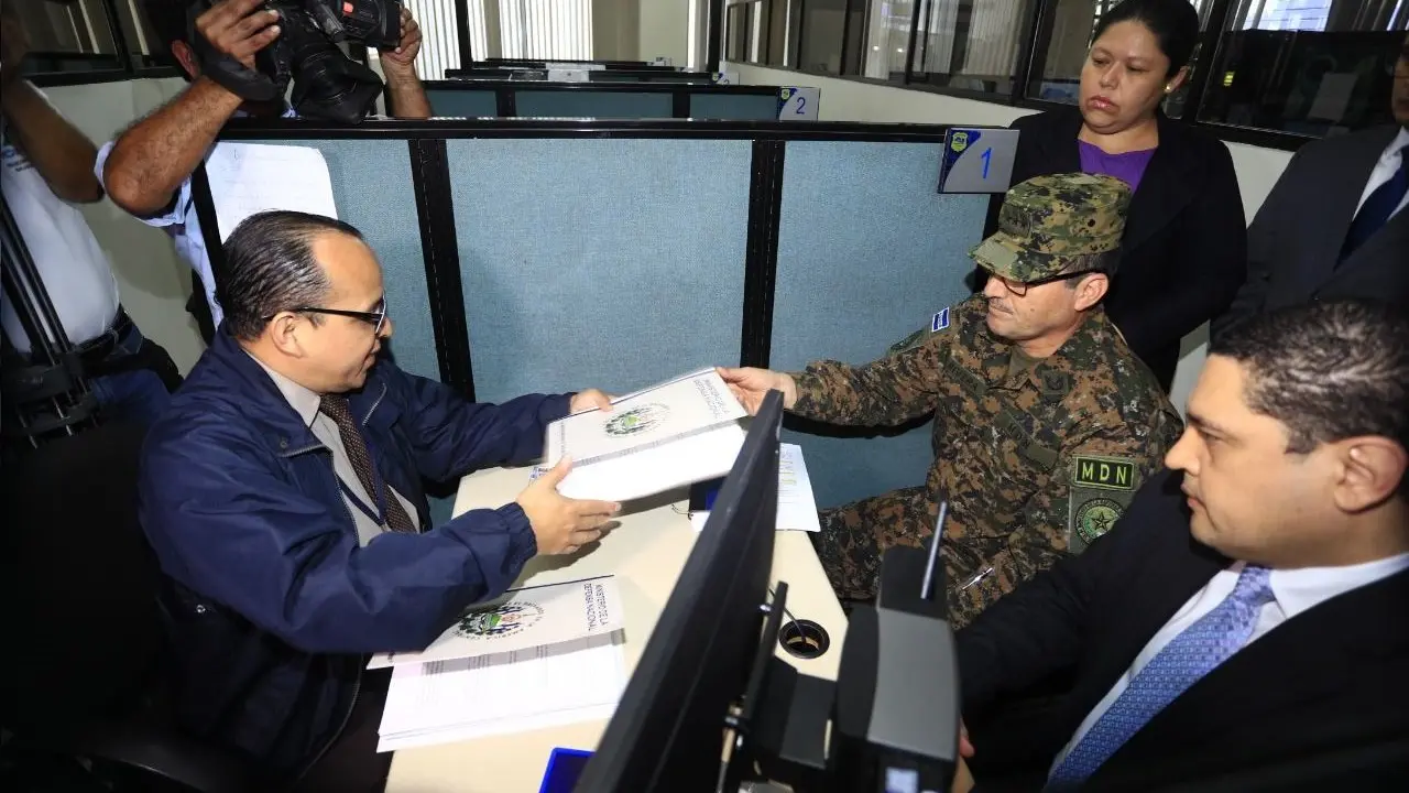 Defensa interpone denuncia contra Gustavo L&oacute;pez