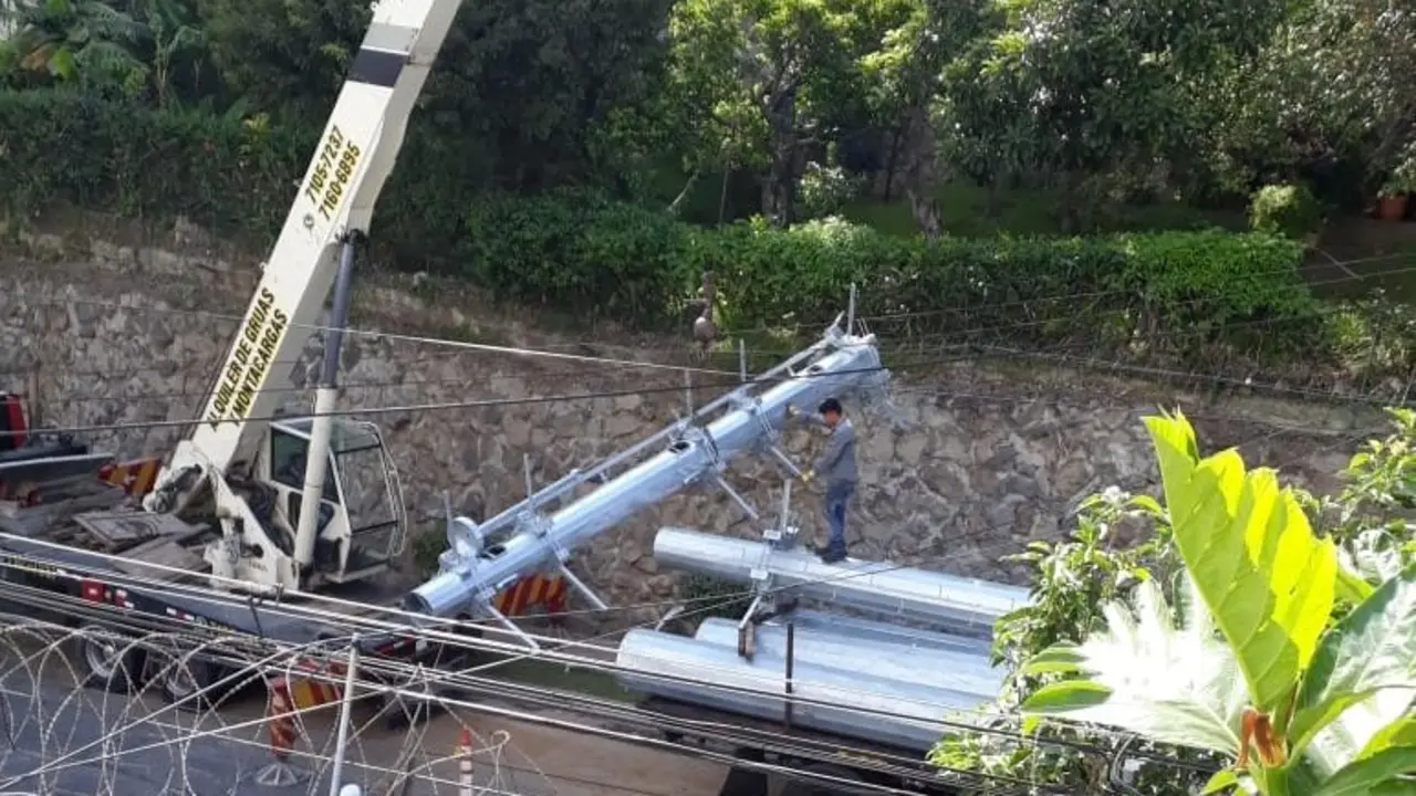 Antena de la colonia Escal&oacute;n