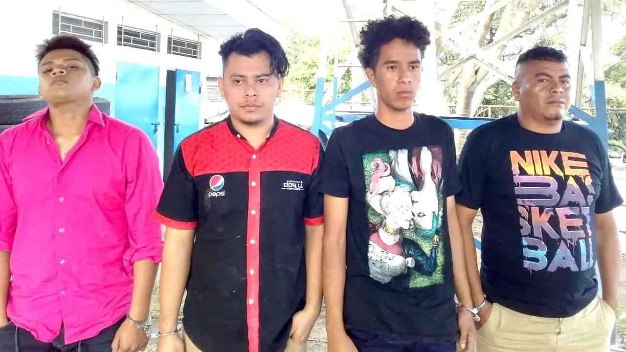 Detienen a cuatro por asaltos en zonas de centros comerciales de Lourdes Col&oacute;n