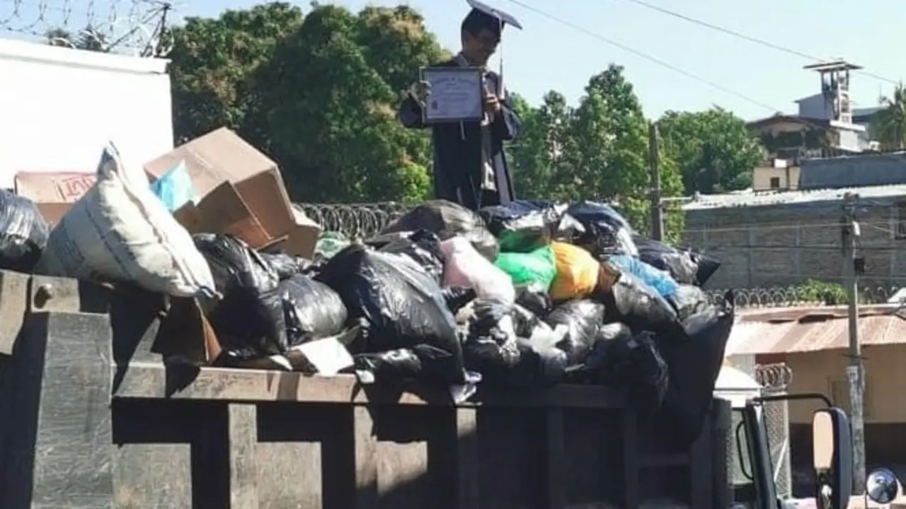 Empleado de Tren de Aseo 2