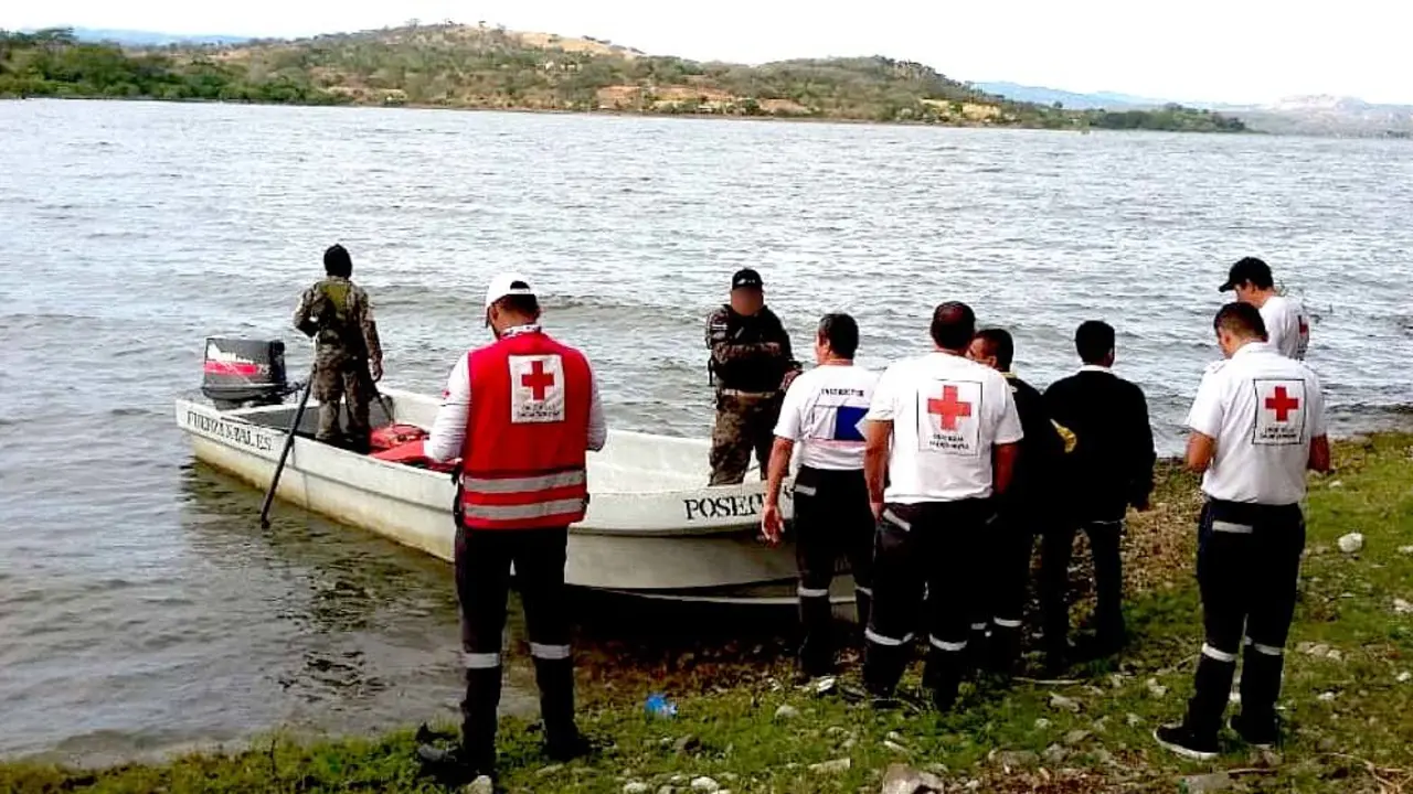 Recuperan cad&aacute;ver de la estudiante de la UTEC del lago de G&uuml;ija