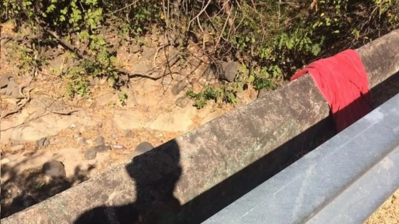 Mujer puente La Uni&oacute;n