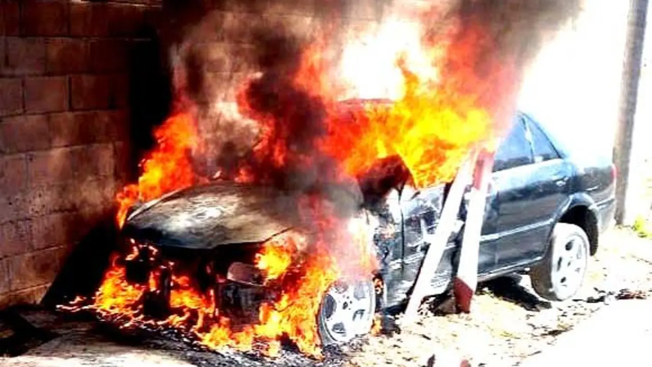 carro incendiado 3