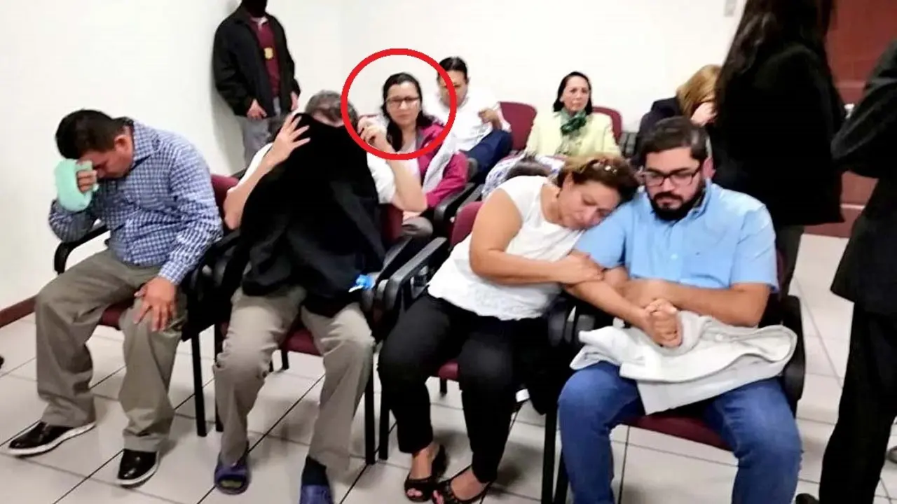 Esposa de Sigfrido Reyes en juzgados