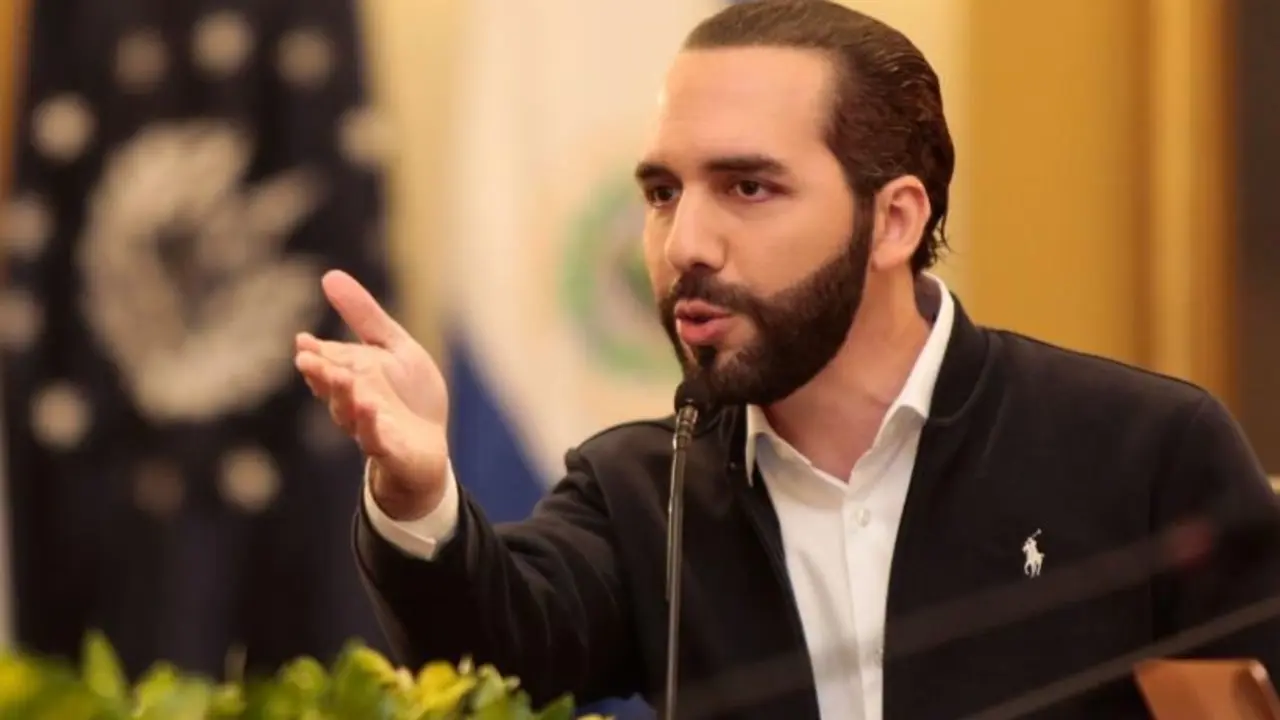 Bukele en conferencia