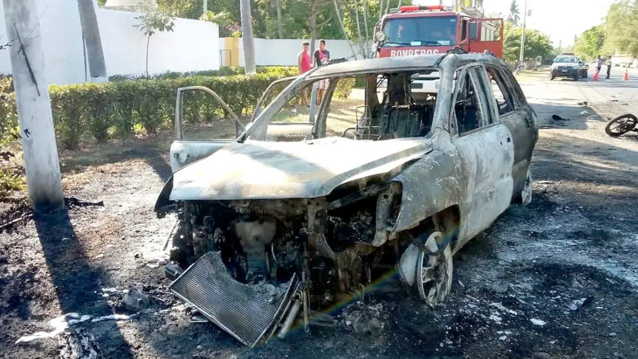 Choque entre motocicleta y vehiculo en calle a la costa de sol 3