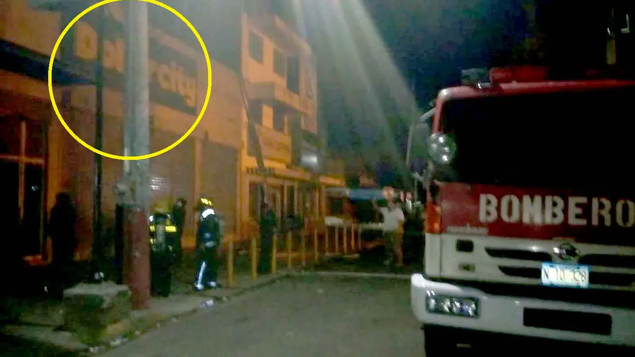 Incendio en Dollar City  de Zacatecoluca 1