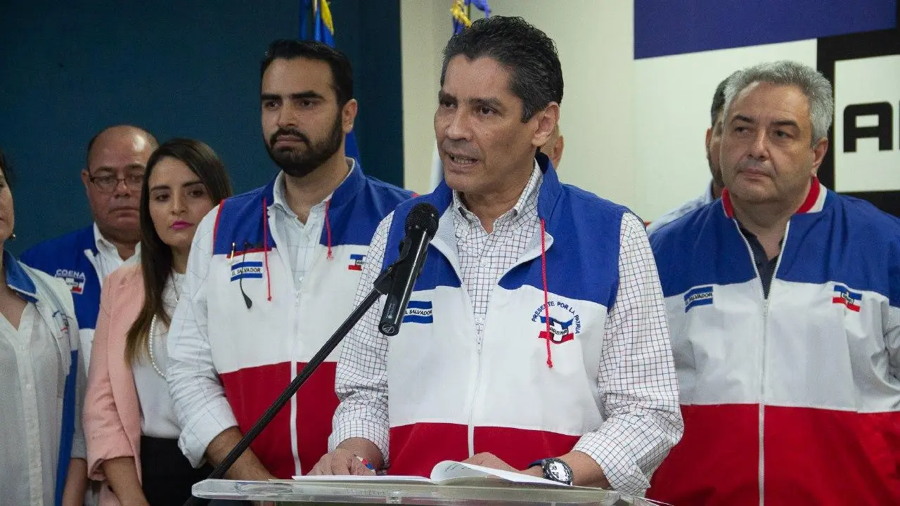 Renuncia de Gustavo L&oacute;pez 1