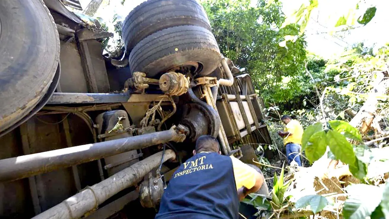 Bus de la ruta 261 accidentado en La Libertad 2
