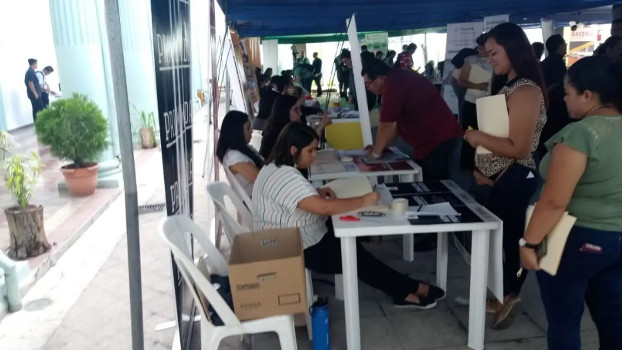 Feria de empleo en Santa Tecla