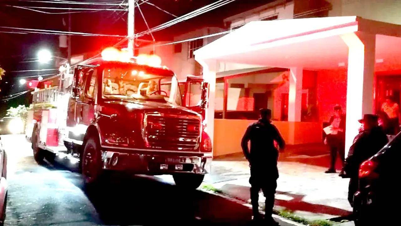 Incendio en residencial de Antiguo Cuscatl&aacute;n