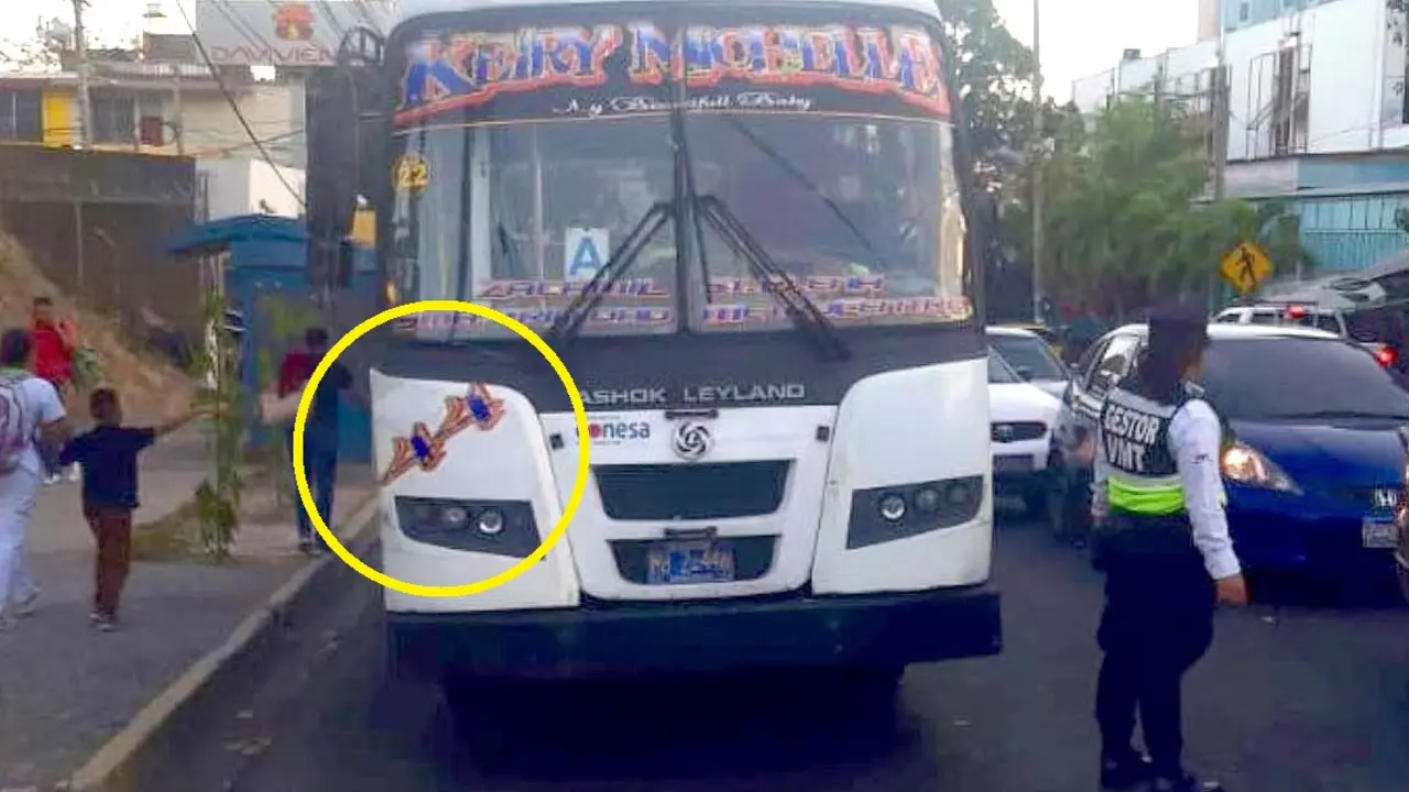 Microbusero de la ruta 44 sancioando por botar pasajeros al arrancar