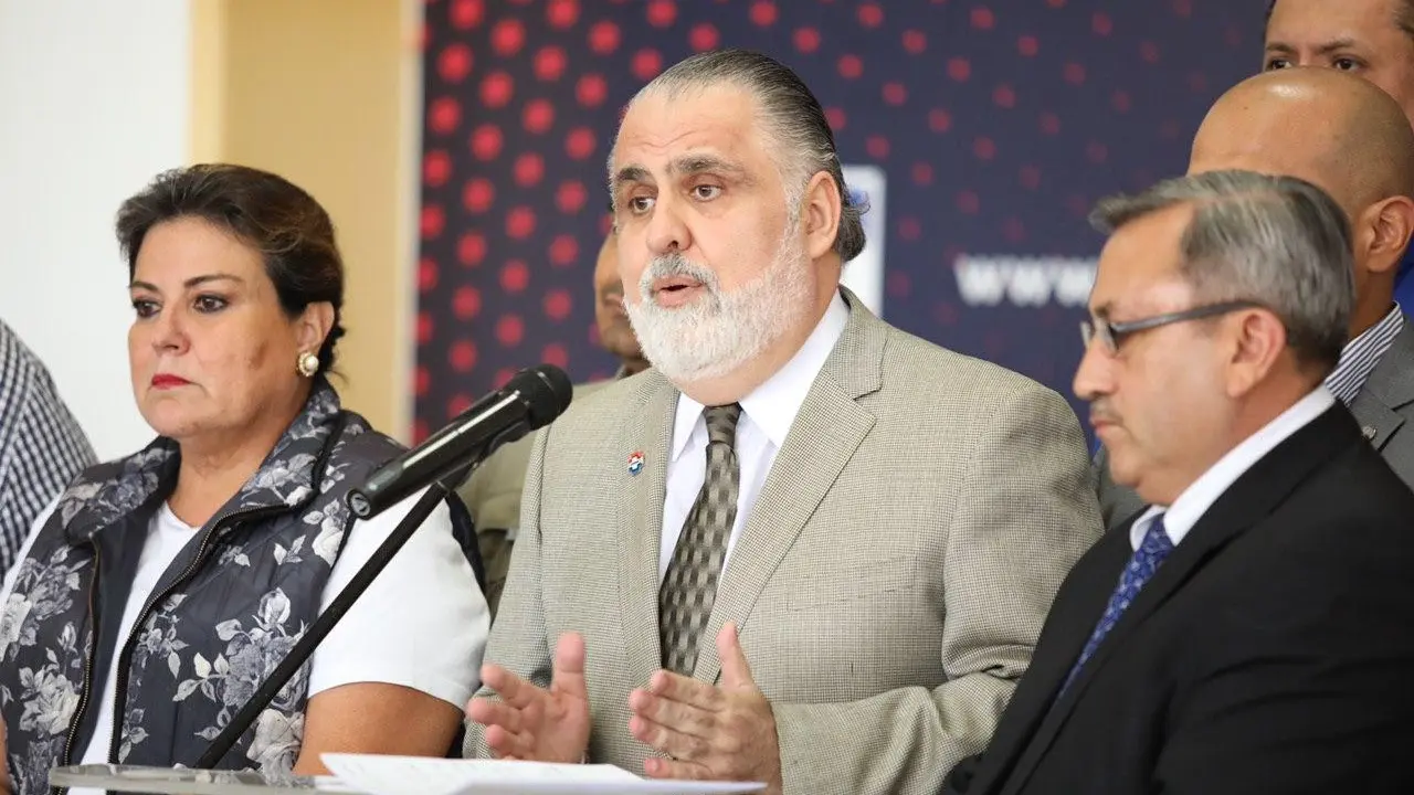 Presidente de ARENA y diputados