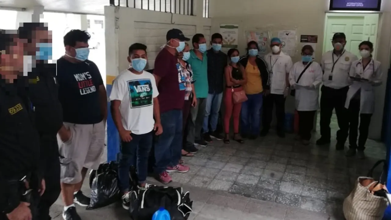 Salvadore&ntilde;os punto cuego Chalate