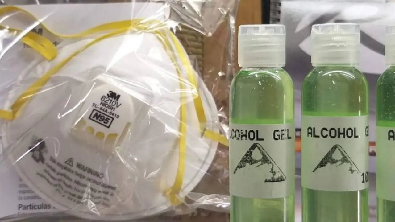 Mascarilla y alcohol gel