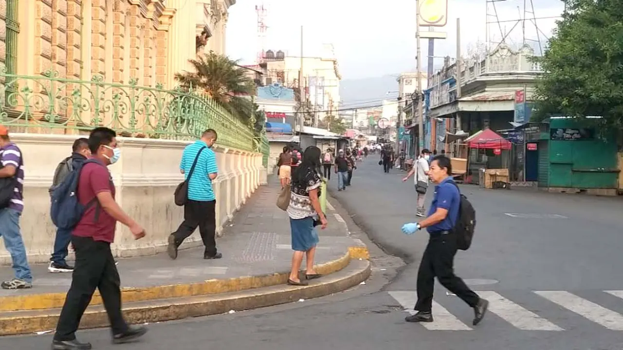 Cuarentena nacional centro de San Salvador Foto Canal 11