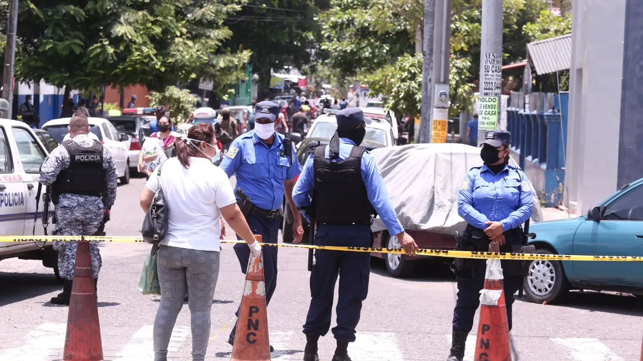Prorrogan cord&oacute;n sanitario en San Salvador