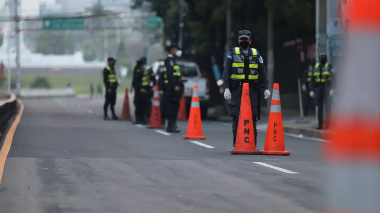 Ret&eacute;n policial