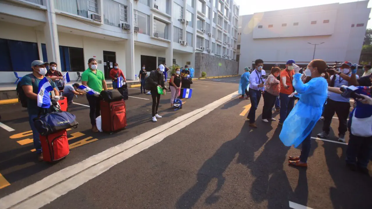 Salvadore&ntilde;os repatriados