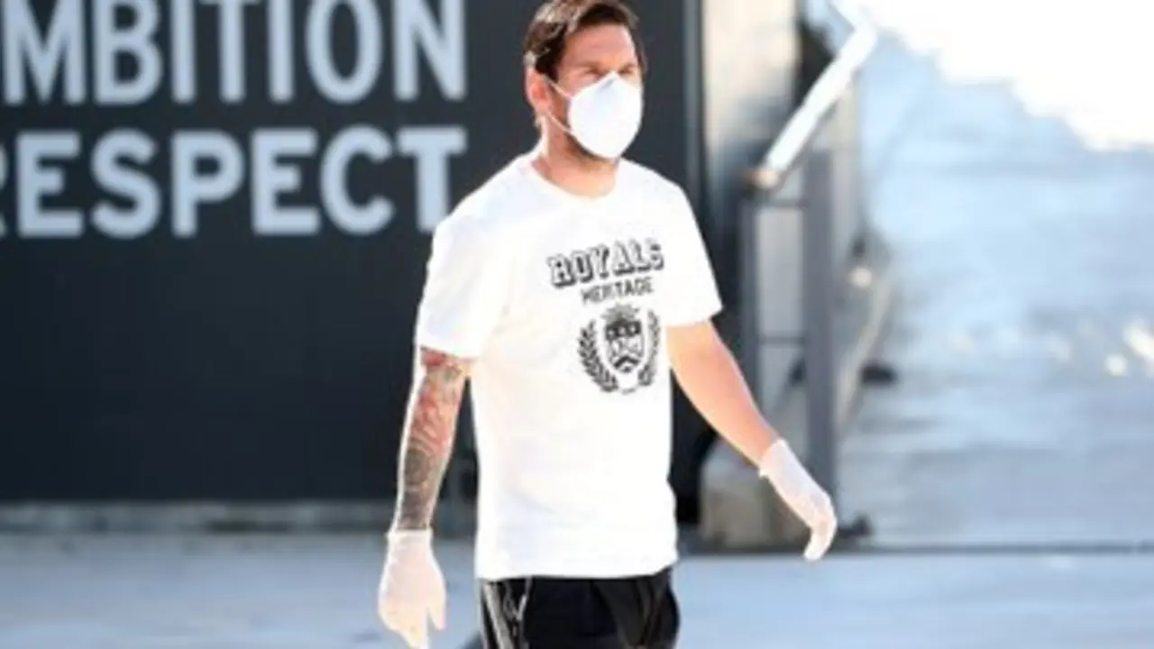 Messi con mascarilla