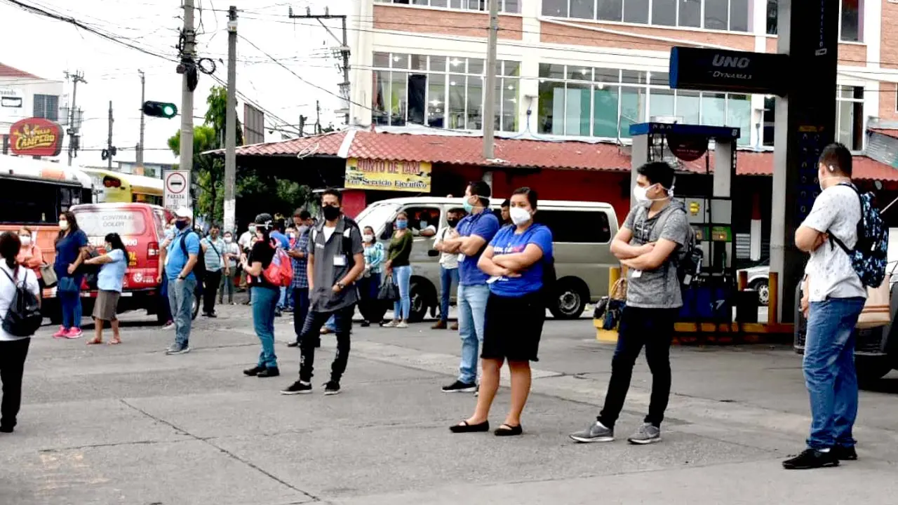 Afectados por la falta de transporte p&uacute;blico de pasajeros