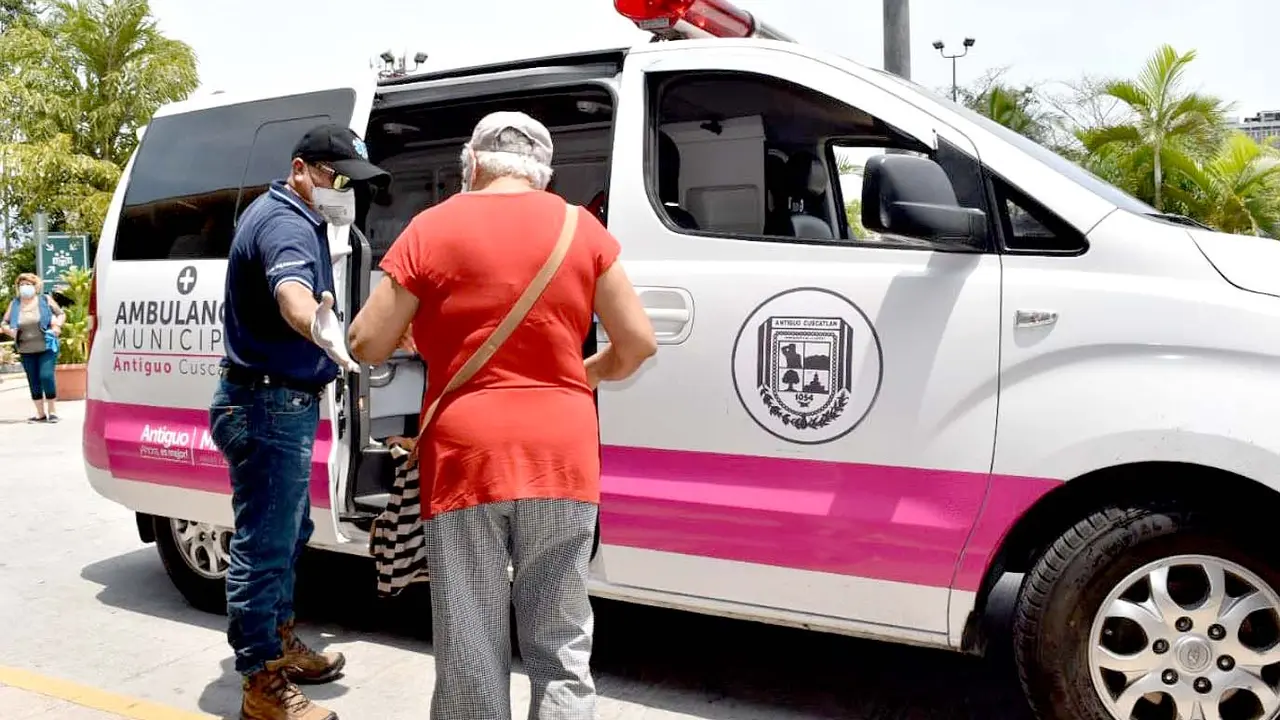 Ambulancia Antiguo Cuscatl&aacute;n 2