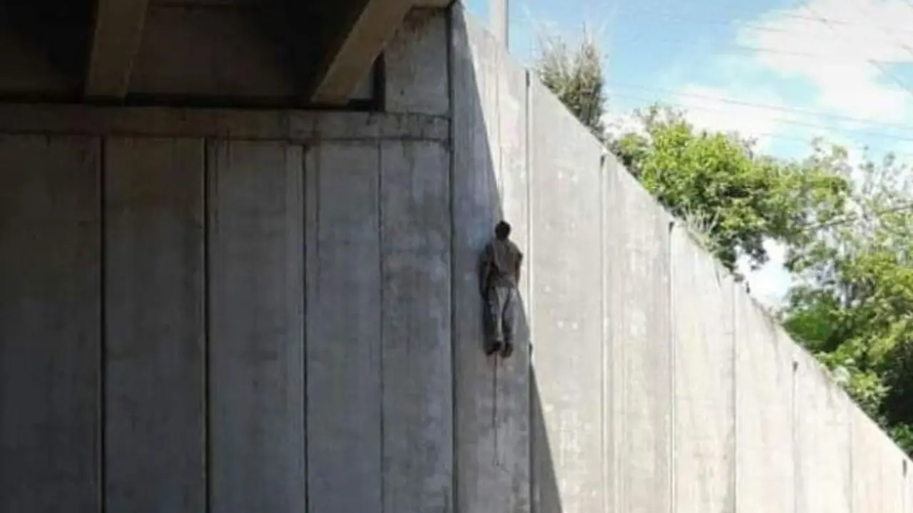 Colgado en puente