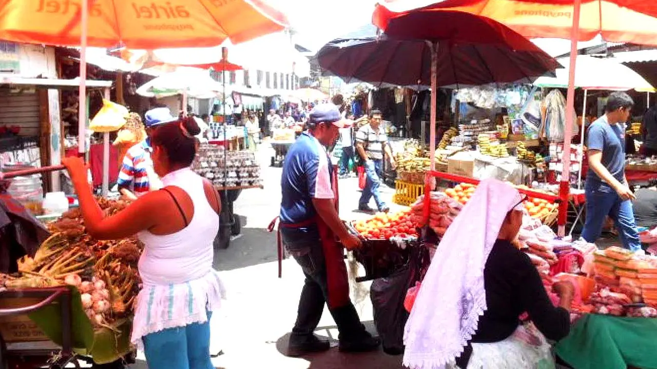 Comercio informal en centro de San Salvador