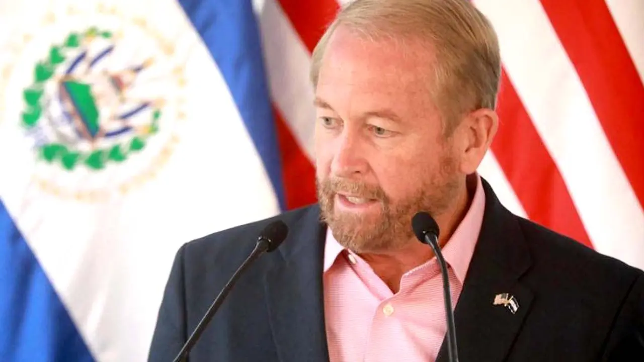 Embajador de los Estados Unidos en El Salvador Ronald Johnson