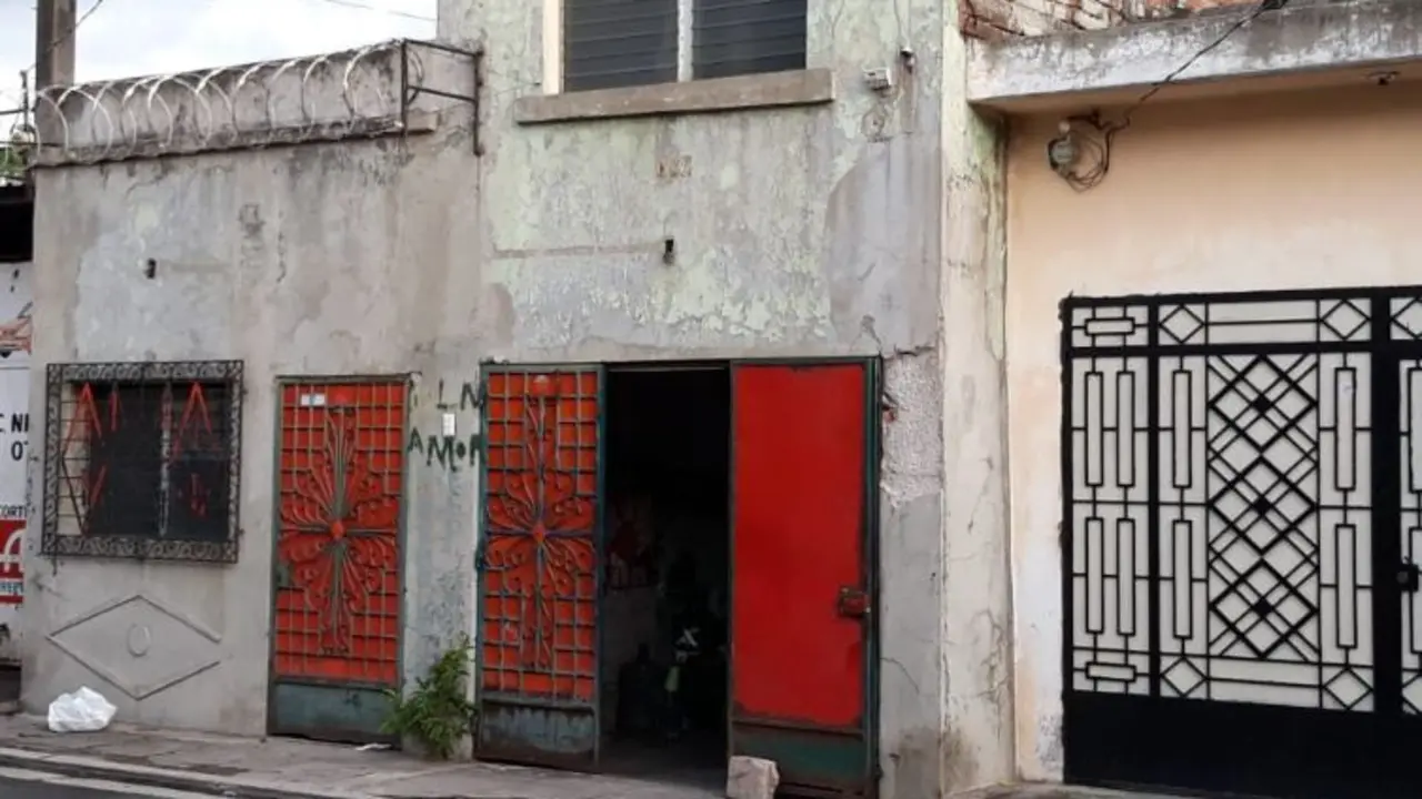 Mes&oacute;n en Ferrocarril