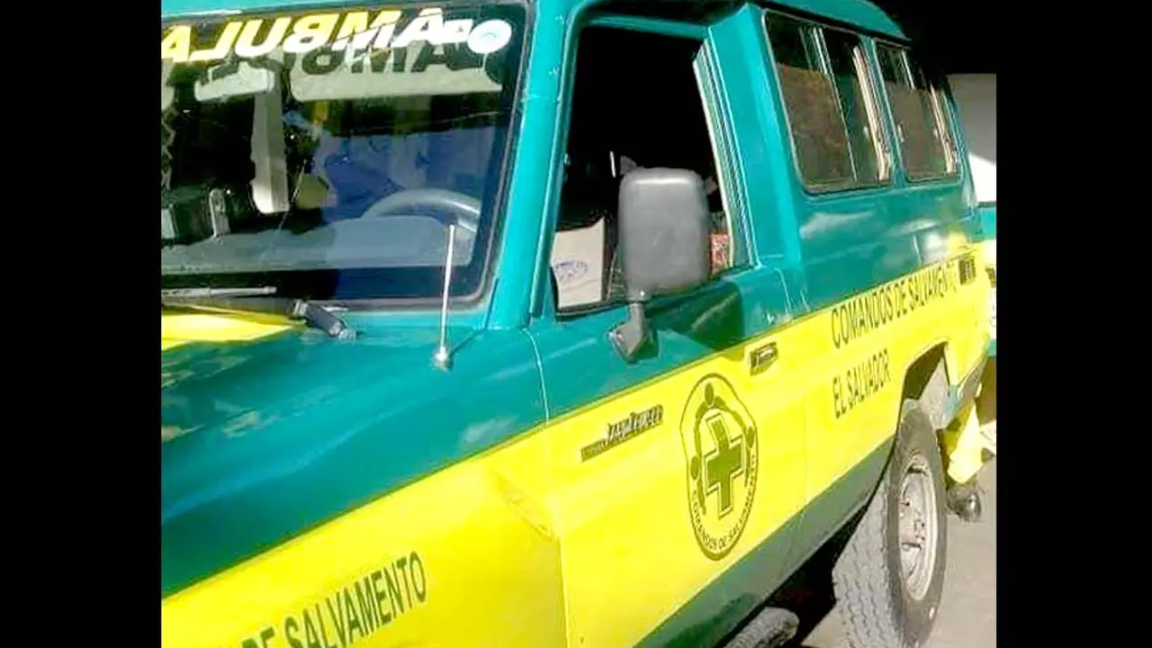 Ambulancia comandos de salvamento Apopa 2