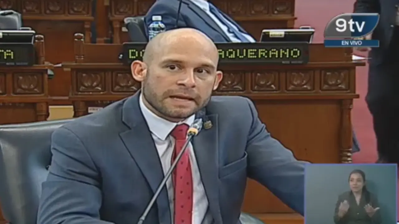 Vel&aacute;squez Parker