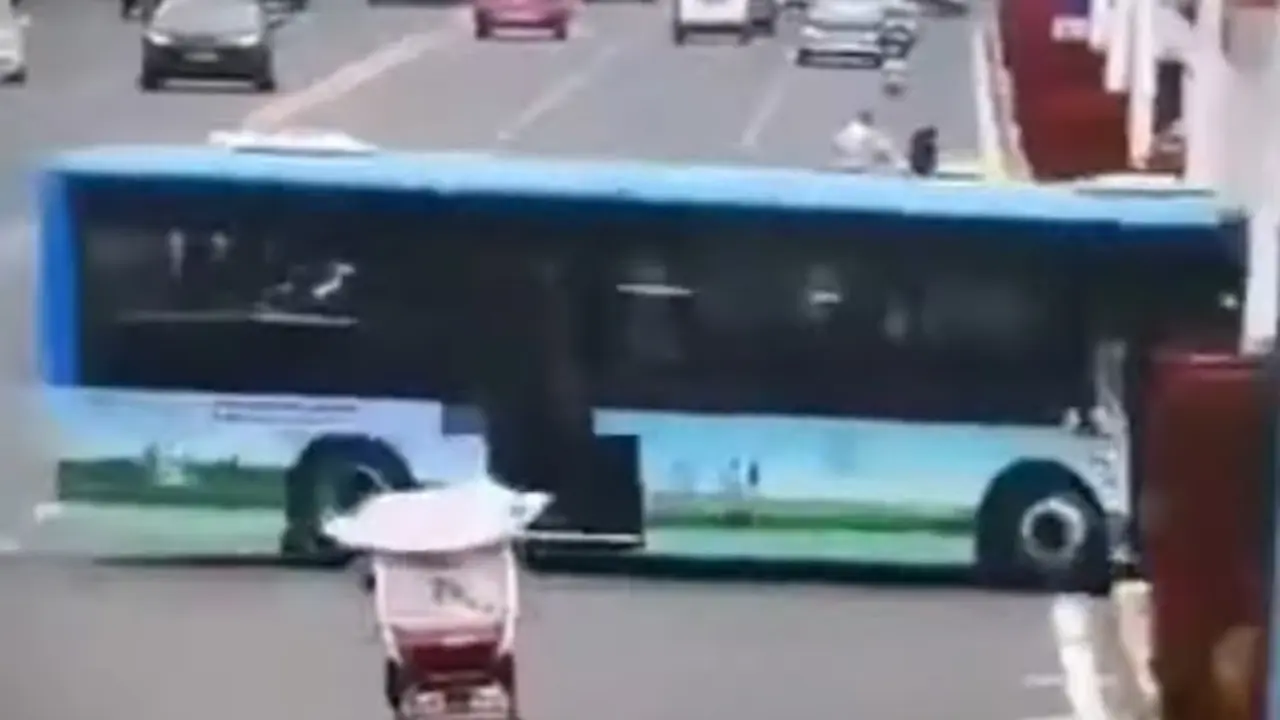 Bus en lago de China