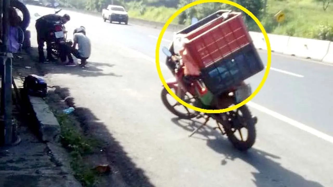 Motociclista es asaltado por otro conductor Foto tomada de Motociclistas de El Salvador 3