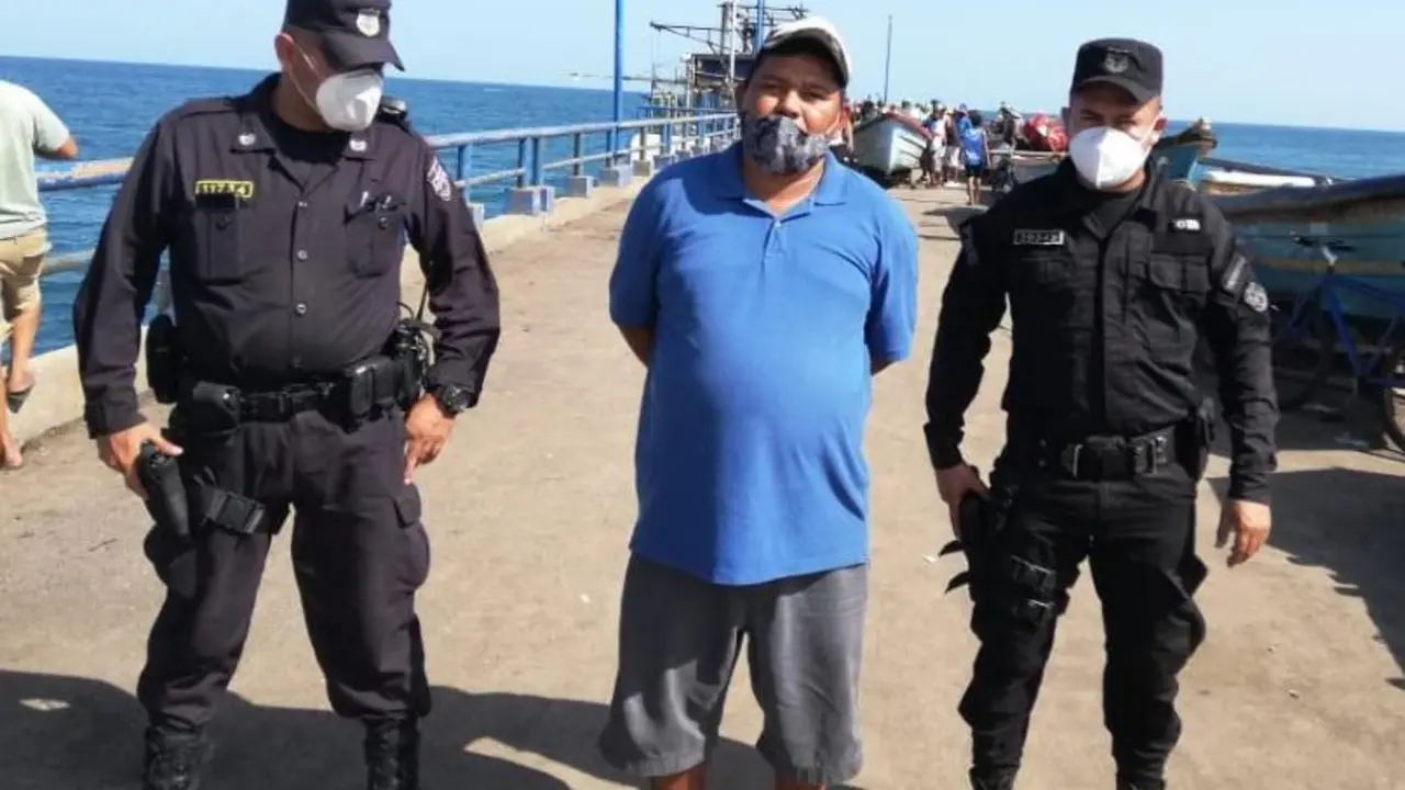 Detenido en el muelle del Puerto