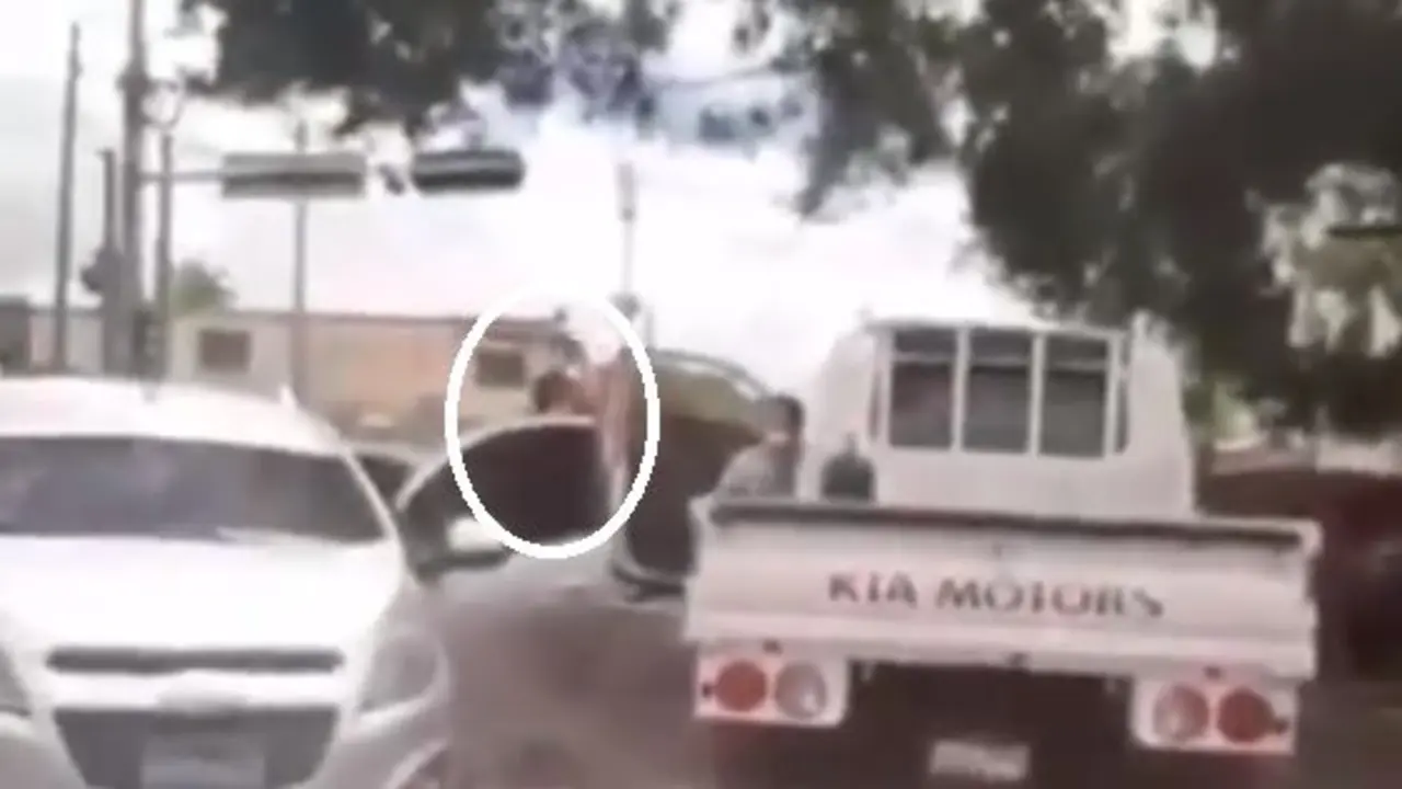 Con machete en mano en la Bernal