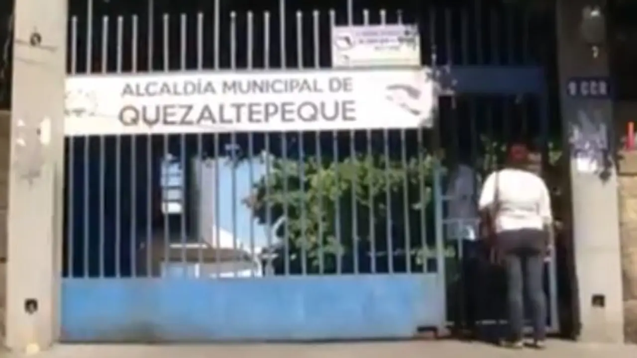 Alcald&iacute;a de Quezaltepeque fachada
