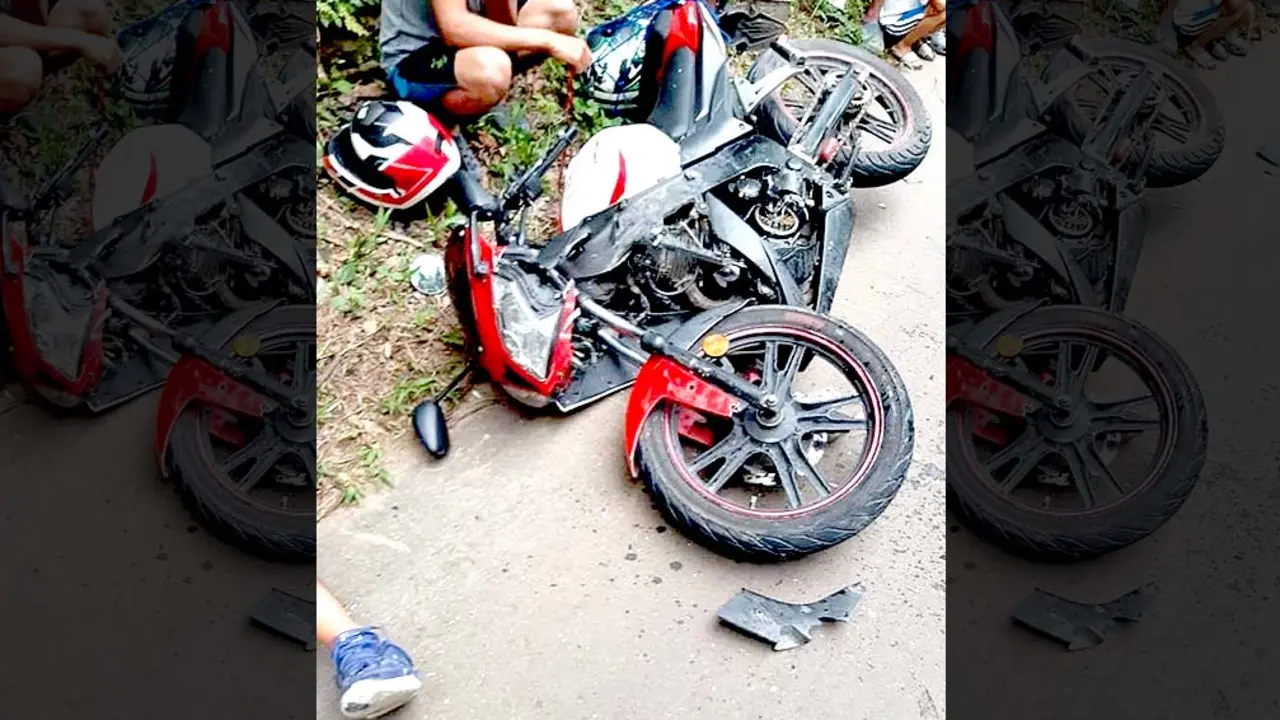 Motociclista accidentado en San Jos&eacute; Guayabal Foto tomada de Motociclistas de El Salvador 2